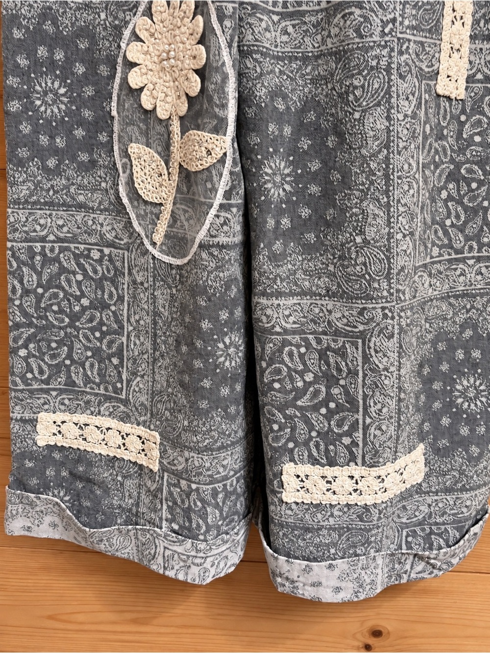 POL Paisley Wide Leg Overalls Crochet Star Butterfly Lace Gray Medium - Picture 4 of 8